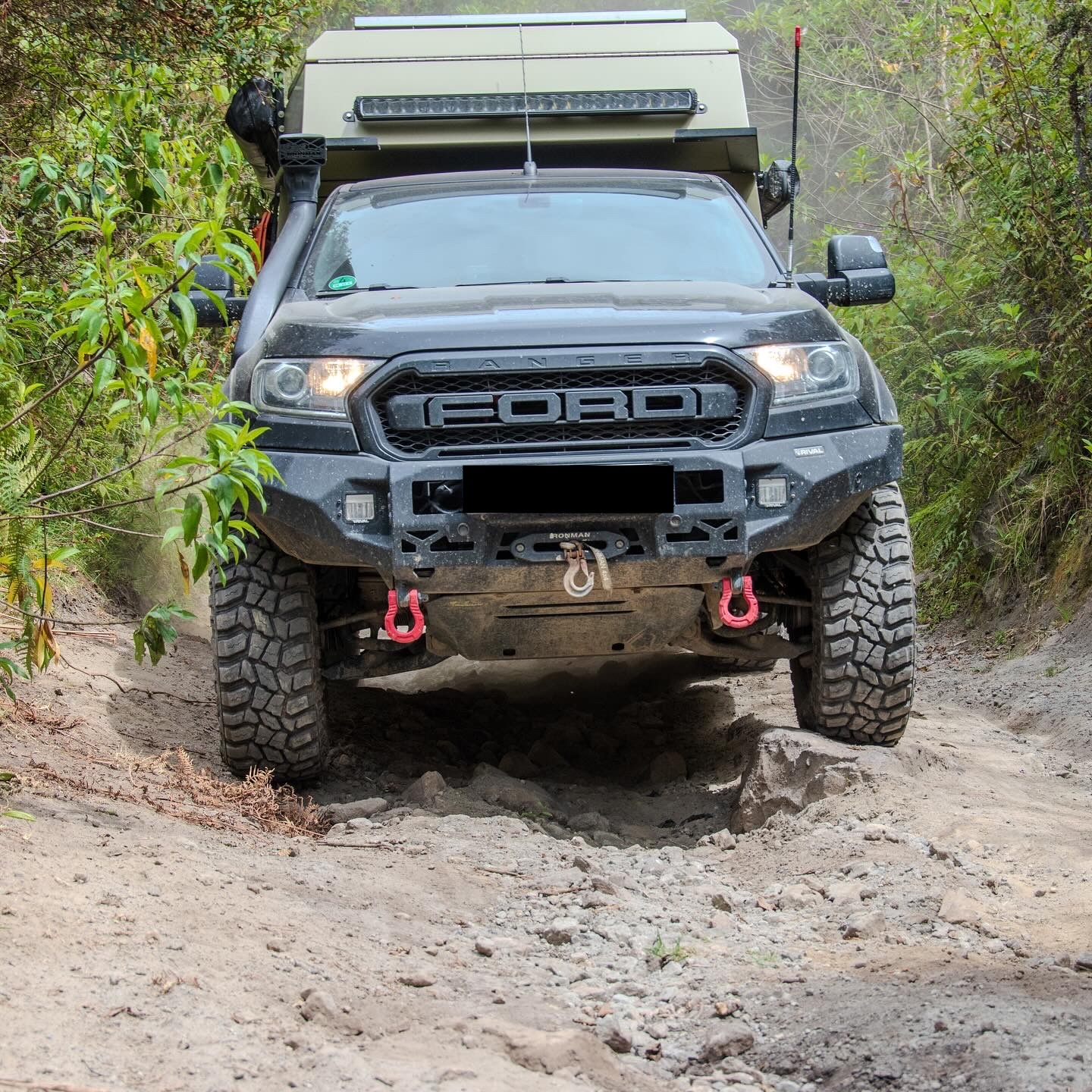 Ford Ranger vs Toyota Hilux